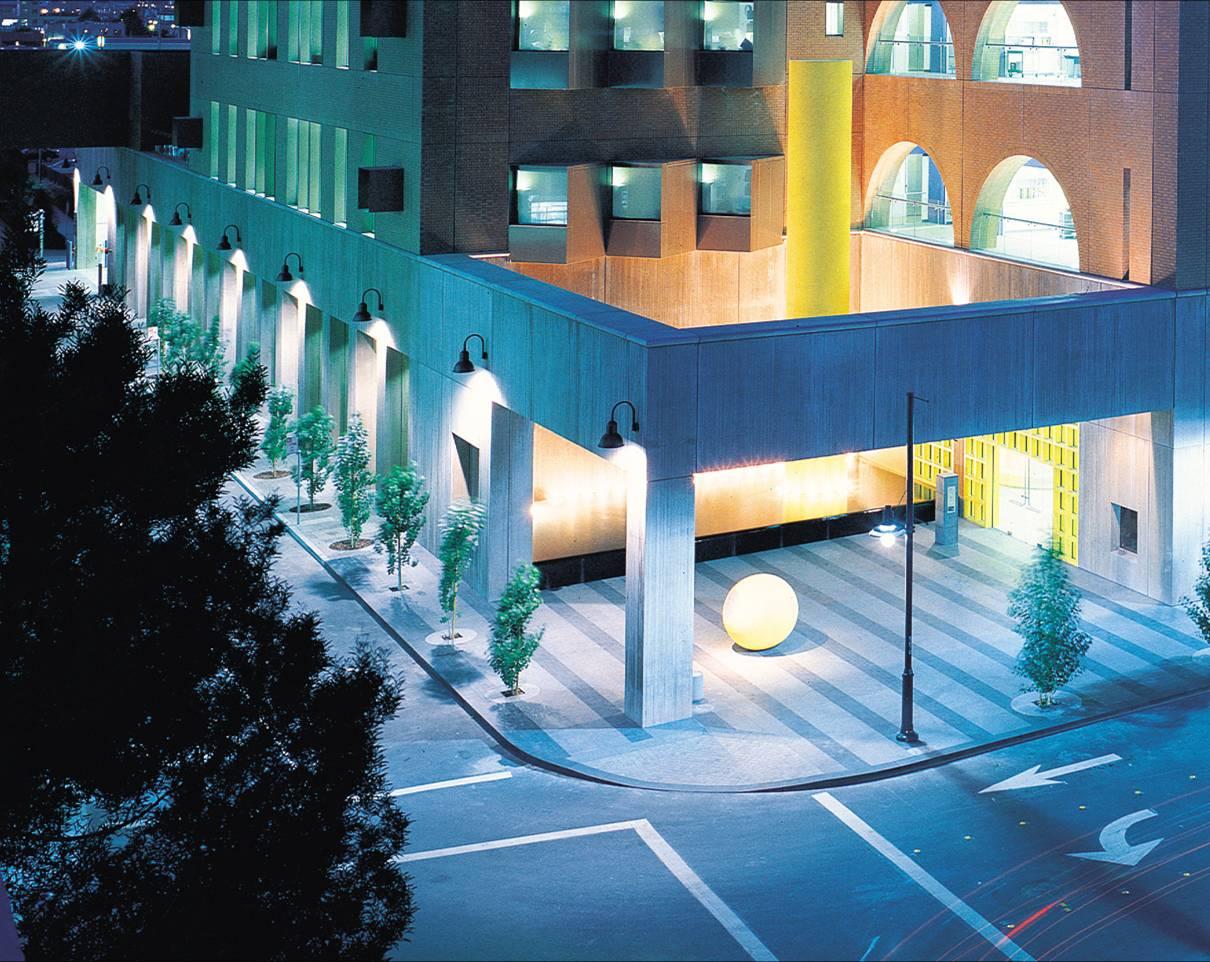 Facades, entrances & site lighting — BEGA